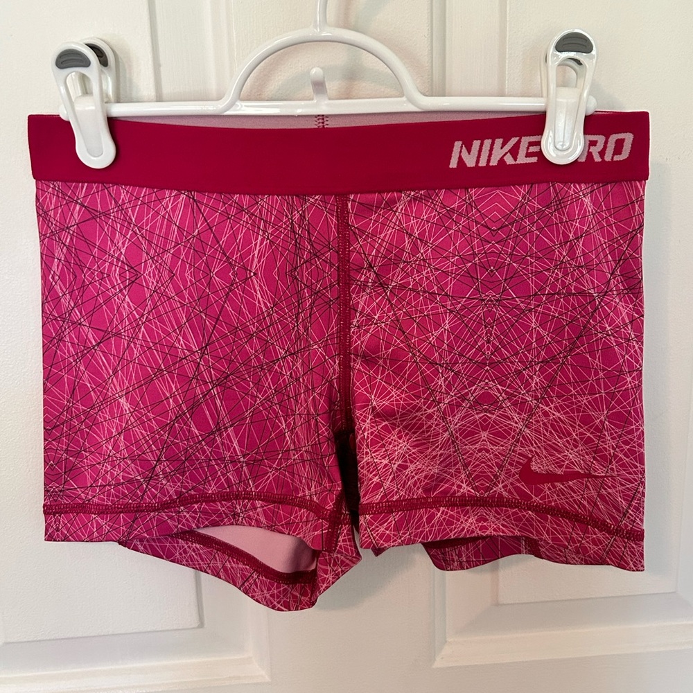 Nike dry fit short, like new, size Small.